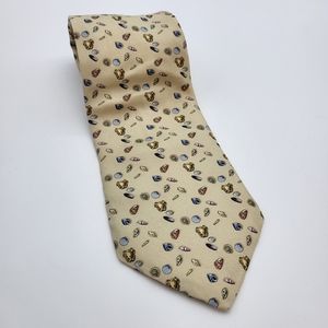 Brooks Brothers cream colored silk tie with small sea shell design